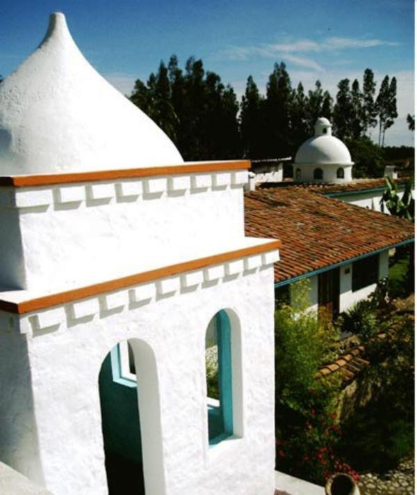Las Palmeras Inn Отавало Экстерьер фото
