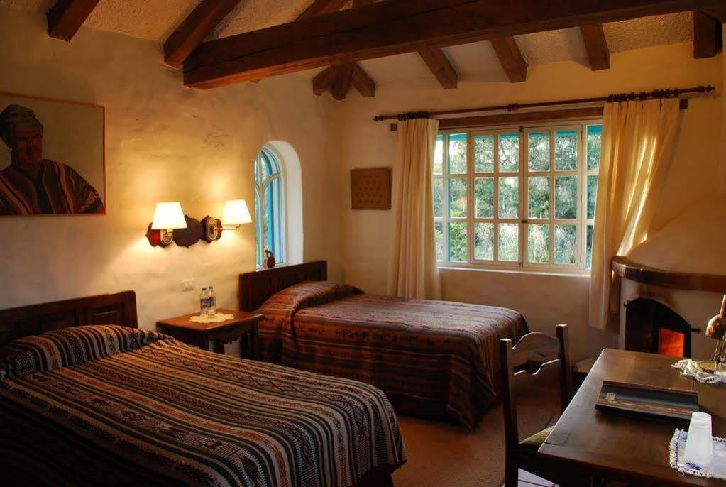 Las Palmeras Inn Отавало Экстерьер фото